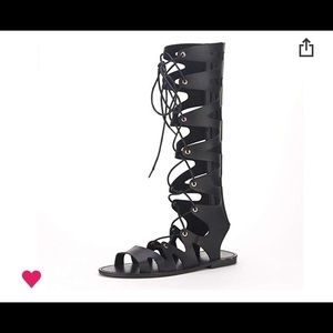 🌸NEVER WORN✨Glam Black Gladiator Sandals🌼